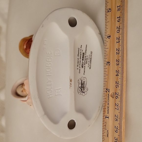 Holly Hobby "A Moment Shared".  One of three designs in Series II. - Picture 4 of 5